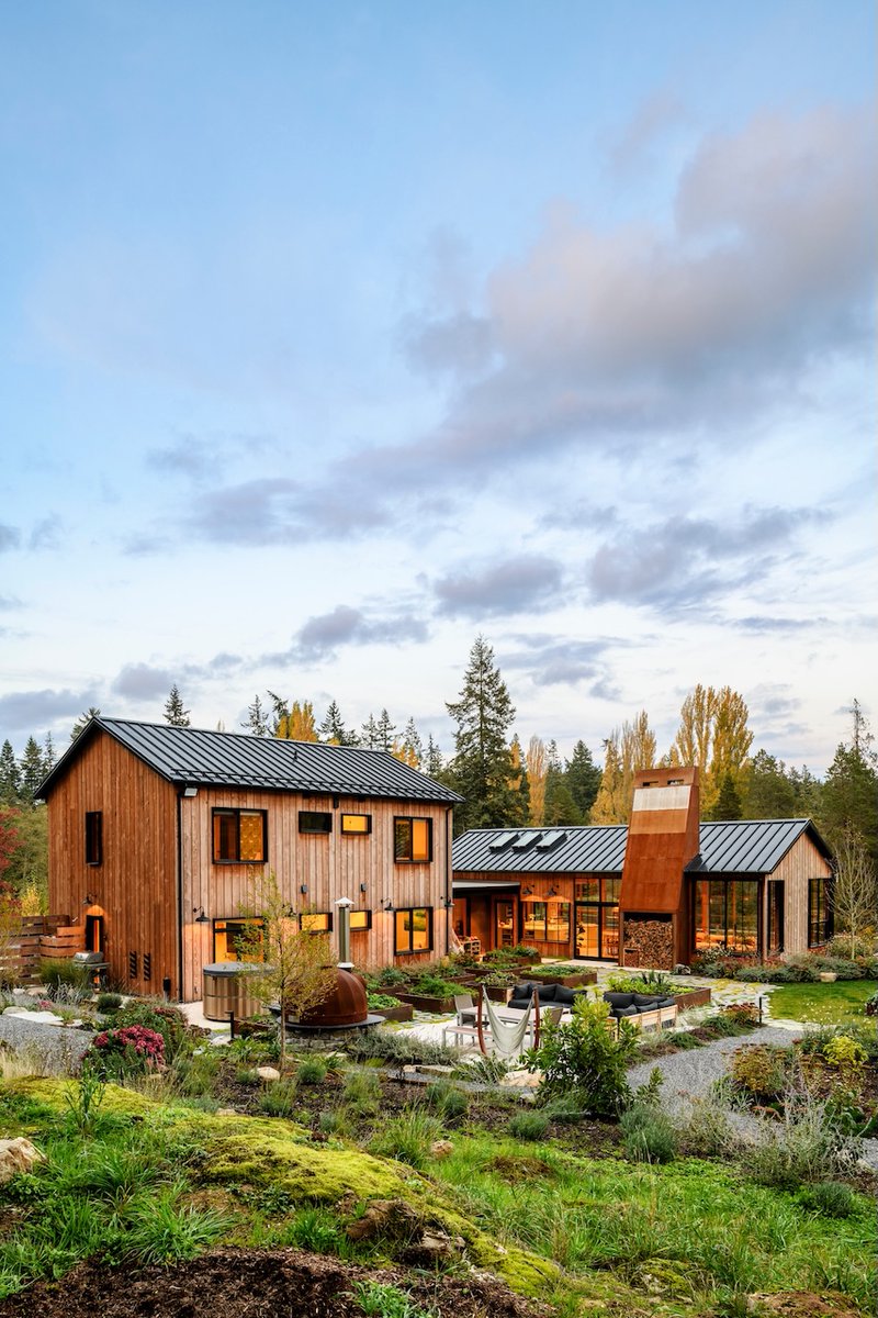 Architizer's tweet photo. Rather than importing materials, this farmhouse looks to its own landscape. Douglas fir harvested from the property was milled in the existing barn and used throughout a home organized around a central courtyard for gathering and outdoor living.

📍 San Juan County, Washington, USA
Project by: Syndicate Smith
Photos by: Will Austin
Details: https://t.co/wZeRDmYX60