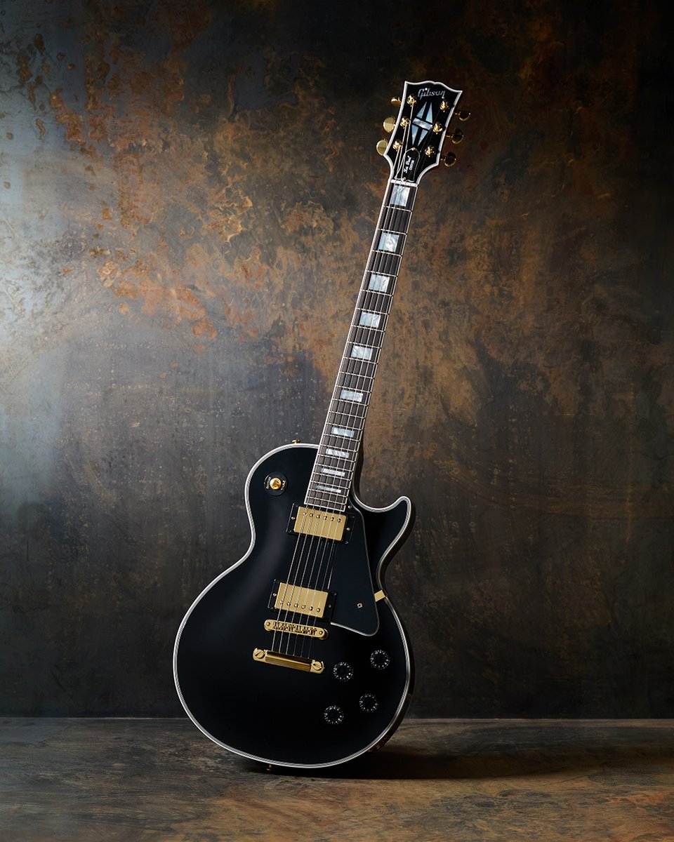 CustomGibson's tweet photo. Introducing the new Les Paul Custom with a 25.5” scale length. This new model retains the full set of features from the Modern Collection version and is perfect for players who want the added snap of a longer scale and regularly explore drop tunings.

🔗 https://t.co/Q4KM9IDOkr https://t.co/kWW7u68yUy