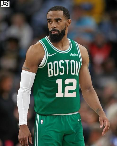 MinoruTanak_a's tweet photo. The Heat got Giannis but we got old ass Mike Conley 💀 https://t.co/WfEuZCSzt0