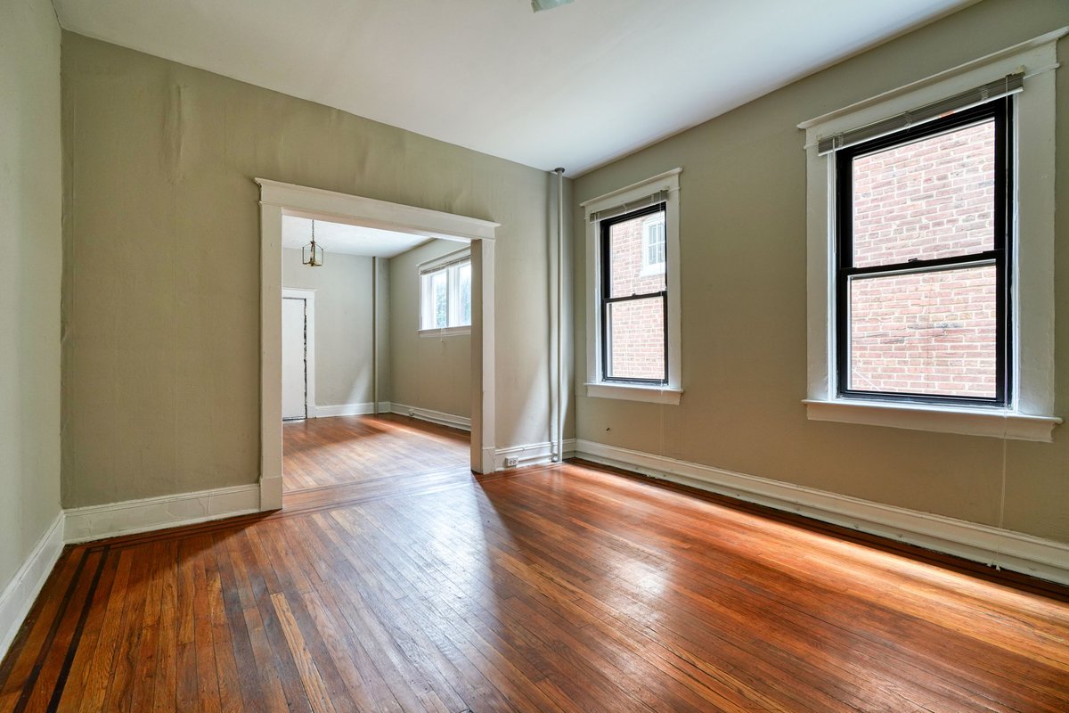 YaakovKanevsky's tweet photo. A rent roll that's roughly 50% below market usually gets investors' attention.

This 16-unit property on Park Avenue offers a straightforward value-add opportunity in one of Baltimore's strongest rental corridors.

With nearby universities, Penn Station, and the Reservoir Square redevelopment, the location provides the fundamentals. The business plan provides the upside.

📩 Interested? DM us for the financials and investment package.

📧 yaakov@midfieldre.com
📱 410-498-5408

#Multifamily #CommercialRealEstate #InvestmentProperty #CRE #BaltimoreRealEstate #MarylandRealEstate