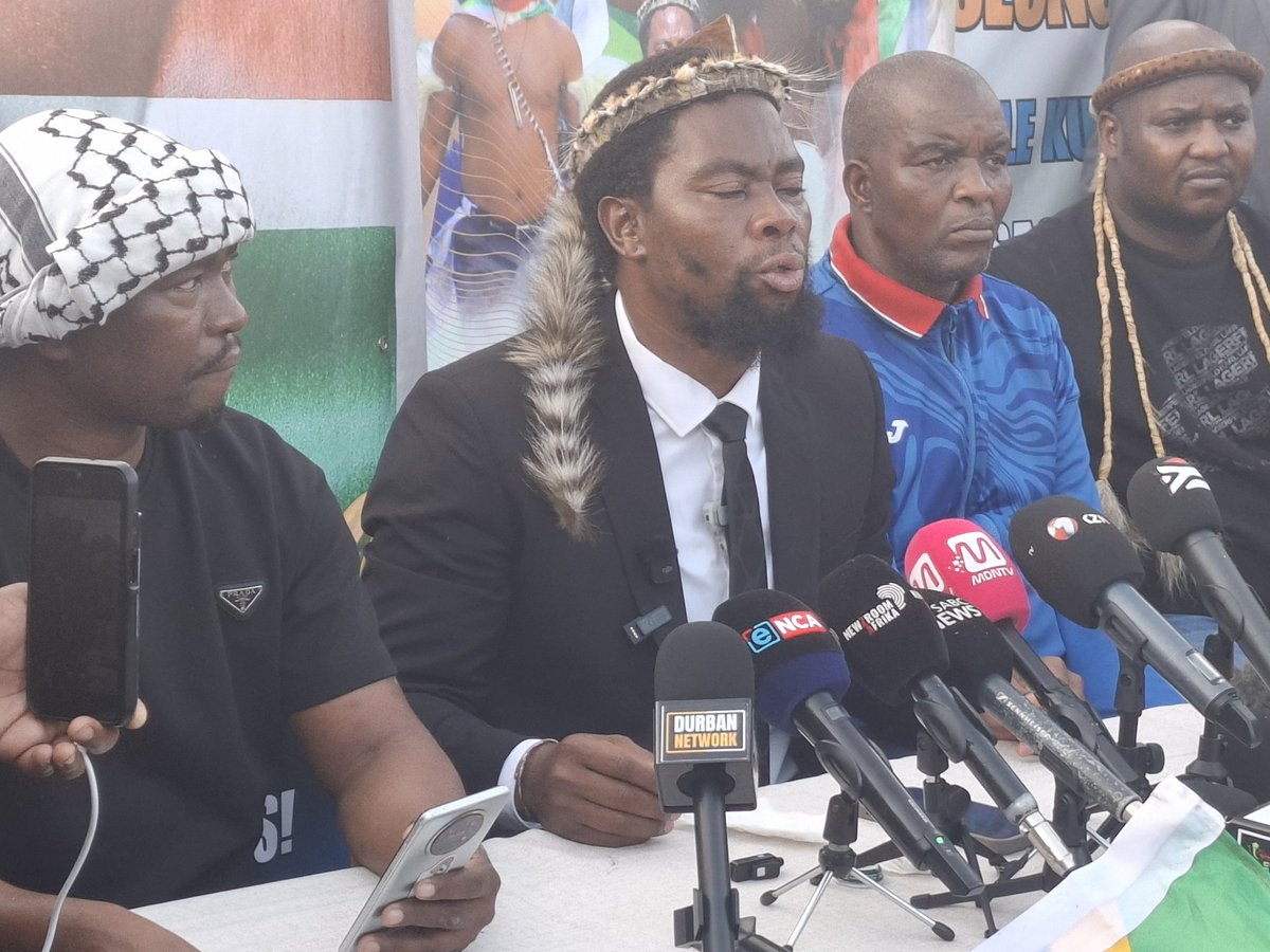ZANewsFlash's tweet photo. UPDATE: Nkosikhona Phakelumthakathi Ndabandaba also announced that they would soon compile a list of corrupt police officers who are involved in the drug trade in Richards Bay, Stanger, Durban and other areas.

The list would be handed over to Lt General Nhlanhla Mkhwanazi and KwaZulu-Natal Premier Thamsanqa Ntuli for action.

This is one of their moves post the June 30 protests - KZN Tonight Podcast