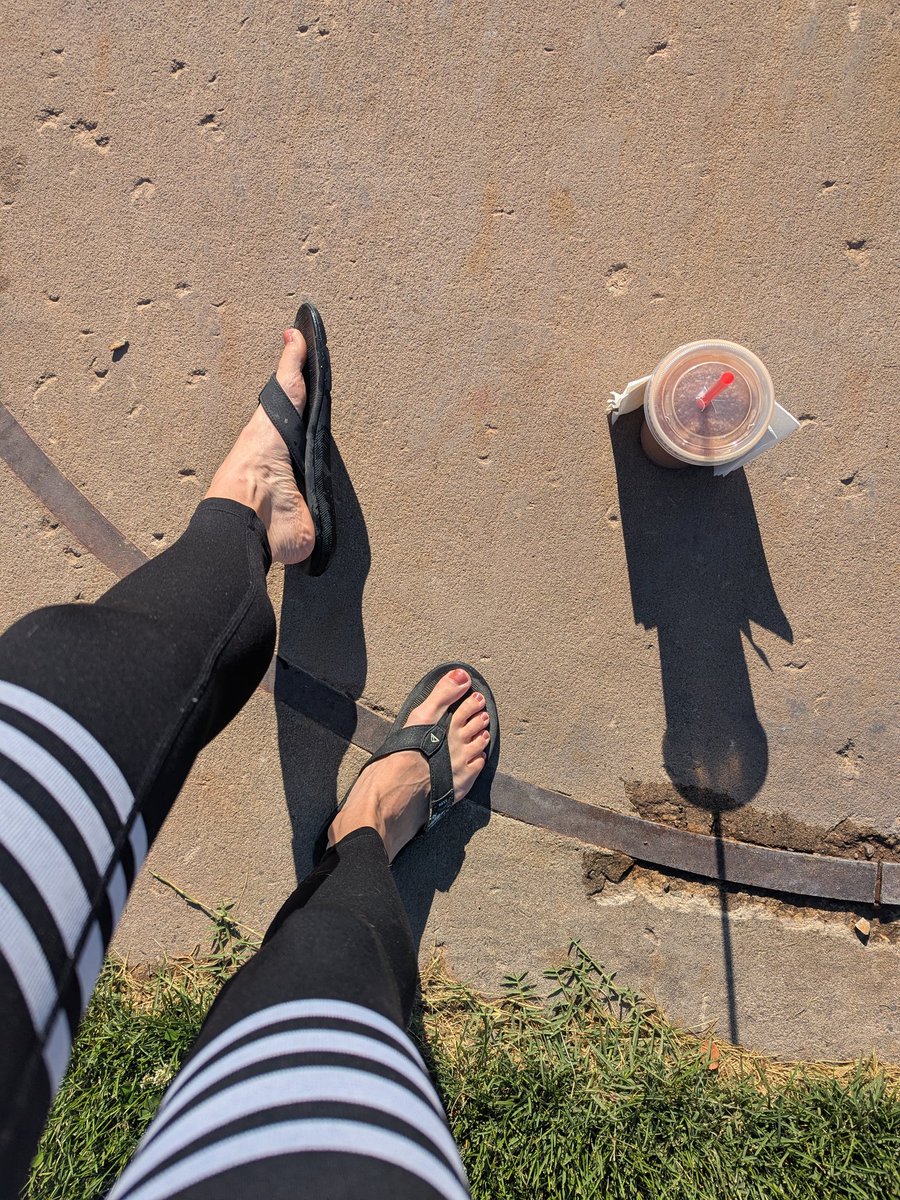 Nevaeh_Lock's tweet photo. I love getting up early and taking a walk I nature. Can't beat it. Plus if you're early enough, you don't have to see anyone else. If I can avoid dealing with idiots I will. My patience is growing thinner by the day. https://t.co/lCeuFWkffB