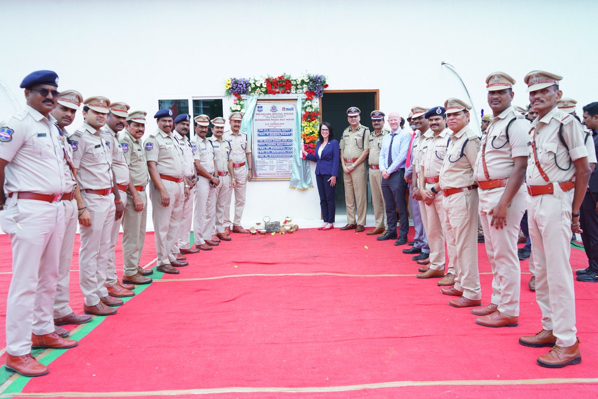 8thBnTSSP's tweet photo. Smt. Laura E. Williams, U.S. Consul General, inaugurated the newly constructed Rest House for police personnel deployed at the U.S. Consulate, in the presence of  Sanjay Kumar Jain, IPS, ADG, TGSP Bns, M. Ramakrishna, Commandant, 8th Bn TGSP and other senior police officials. https://t.co/NbxUVlJYBF