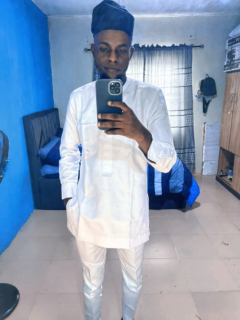 ElijahToriola's tweet photo. Happy New Month X family❤💯😎 https://t.co/7wFylQDKia
