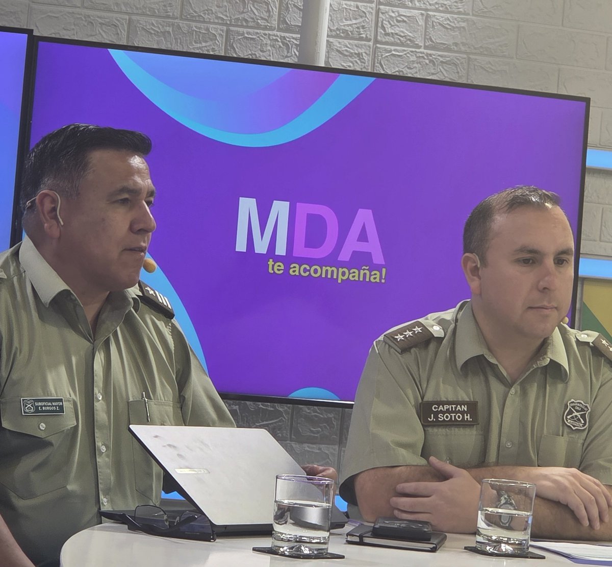 CarabAntof's tweet photo. 📺🚨 Como todos los #miércoles estamos en el Matinal de @AntofagastaTV y en esta oportunidad nos acompaña la 5ª Comisaría La Portada #Antofagasta quien nos conversa sobre su trabajo, despliegue preventivo y compromiso con la comunidad.
#Ahora en las pantallas de ATV
#OrdenYPatria https://t.co/wIJQGTQilv