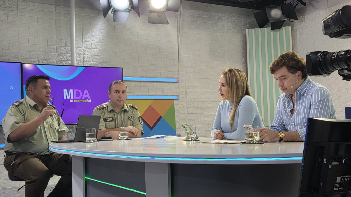 CarabAntof's tweet photo. 📺🚨 Como todos los #miércoles estamos en el Matinal de @AntofagastaTV y en esta oportunidad nos acompaña la 5ª Comisaría La Portada #Antofagasta quien nos conversa sobre su trabajo, despliegue preventivo y compromiso con la comunidad.
#Ahora en las pantallas de ATV
#OrdenYPatria https://t.co/wIJQGTQilv