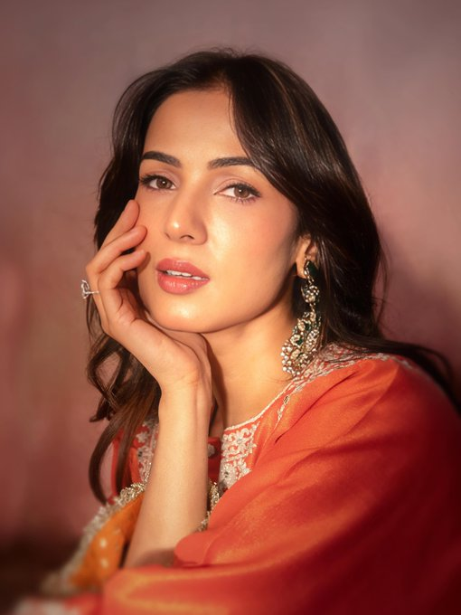 Mounikaa29's tweet photo. Sonal Chauhan
#Sonal #SonalChauhan https://t.co/KoX3HXPBWO