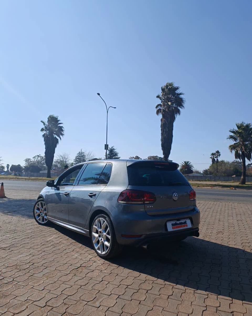 BoitumeloCaleb's tweet photo. R184 900
2011 Volkswagen Golf 6 GTI Edition 35
(198 456 km)
Partial Service History. https://t.co/1l1e9IXAqN