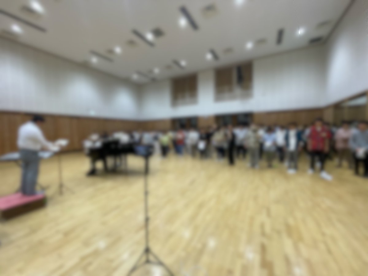 joint_2026's tweet photo. こんばんは🌙京都府立大学合唱団×京大合唱団 Joint Concert 2026公式アカウントです😊

最後の合同練習の写真を公開します！

先生の指導のもと、みんなの気合いも十分✨️ぜひ当日は会場でお聴きください！ https://t.co/laXX5seDkU