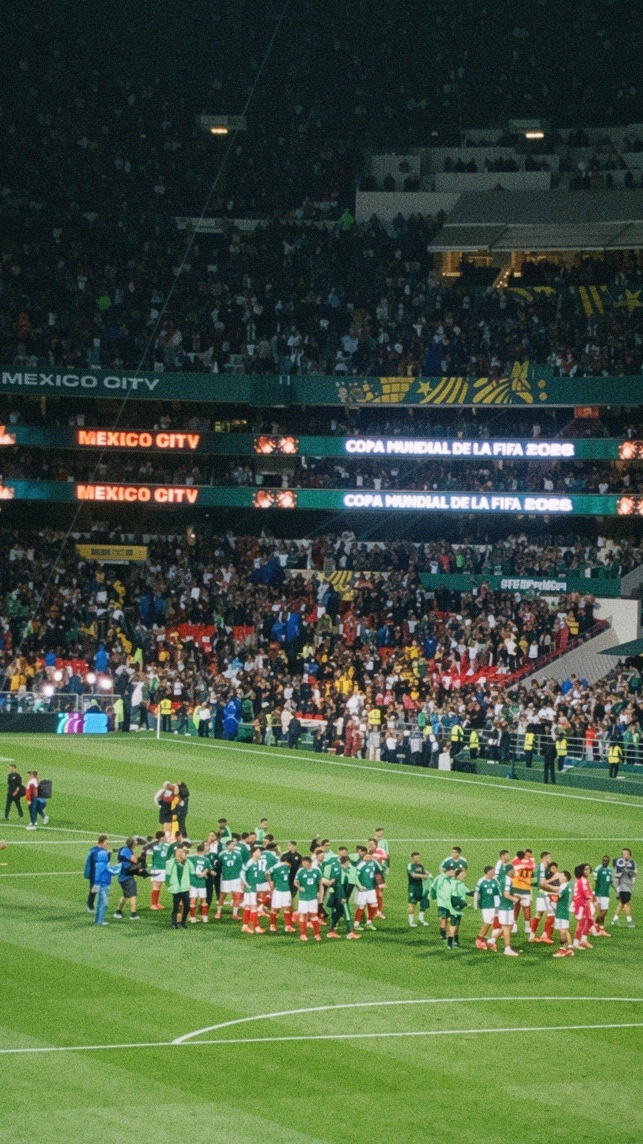 Ferr_lr17's tweet photo. Ayer nos dieron el mejor partido ,nos hicieron llorar ,nos volvimos todos locos . 
Y si si ? 🇲🇽🙏🏻 https://t.co/L20cwNR6FO