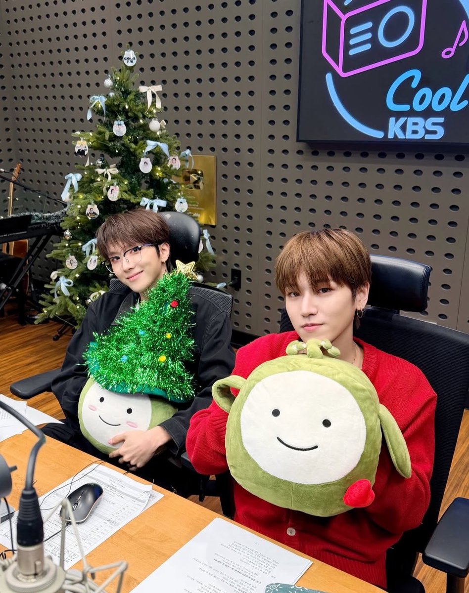ABNDLOVE_'s tweet photo. 두부 우정 콩물보다 진하다🤍🤍 https://t.co/4qXnr6mWj9