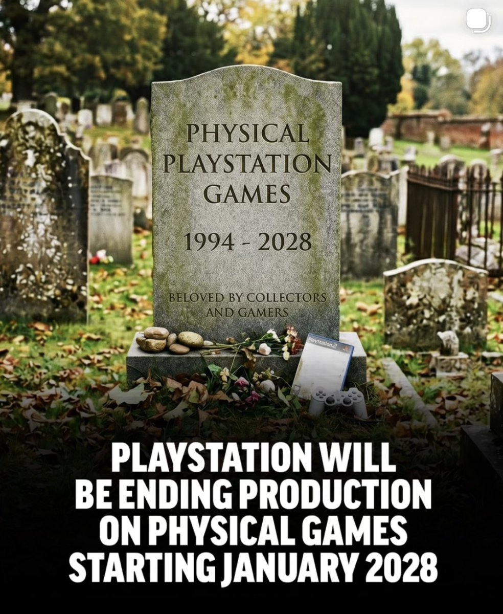 AComicBookGeek's tweet photo. Glad I got out of EB Games when I did. 

R.I.P. physical games https://t.co/aQNG55fle5