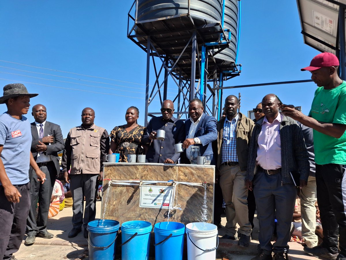 dapp_zimbabwe's tweet photo. Thread 1/2
The Government of Zimbabwe has commended DAPP Zimbabwe for its outstanding work in strengthening cholera preparedness &amp; improving access to safe water in Epworth. After the 2025/26 floods in Epworth, communities faced an increased risk of cholera &amp; waterborne diseases https://t.co/NPghLZMp3x