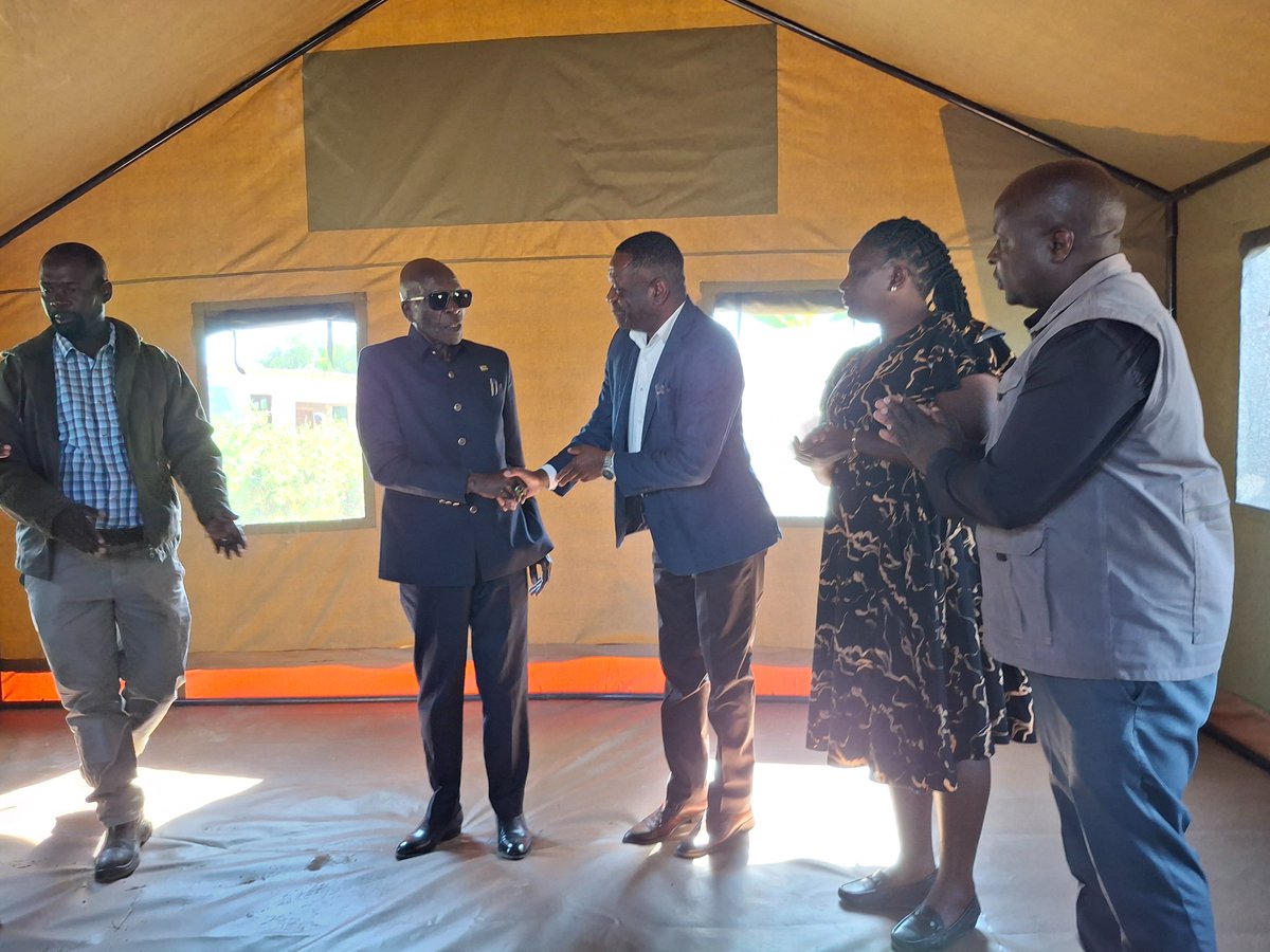 dapp_zimbabwe's tweet photo. Thread 1/2
The Government of Zimbabwe has commended DAPP Zimbabwe for its outstanding work in strengthening cholera preparedness &amp; improving access to safe water in Epworth. After the 2025/26 floods in Epworth, communities faced an increased risk of cholera &amp; waterborne diseases https://t.co/NPghLZMp3x