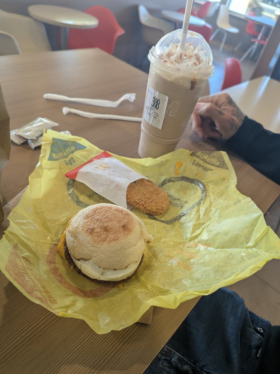 Nevaeh_Lock's tweet photo. Cuckolds this is your chance to be useful! You can reimburse breakfast and coffee with my man https://t.co/lvVFqeUwuh