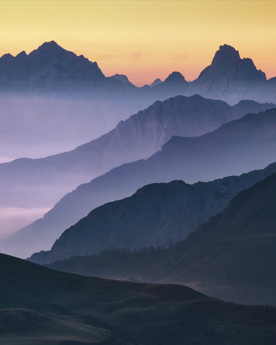 Schoenberger_K's tweet photo. Layer Cake
from the Dolomites 
It's a fantastic mountain range.

#landscapephotography #Dolomites #Dolomiti #Dolomiten https://t.co/7bViGBHwNJ