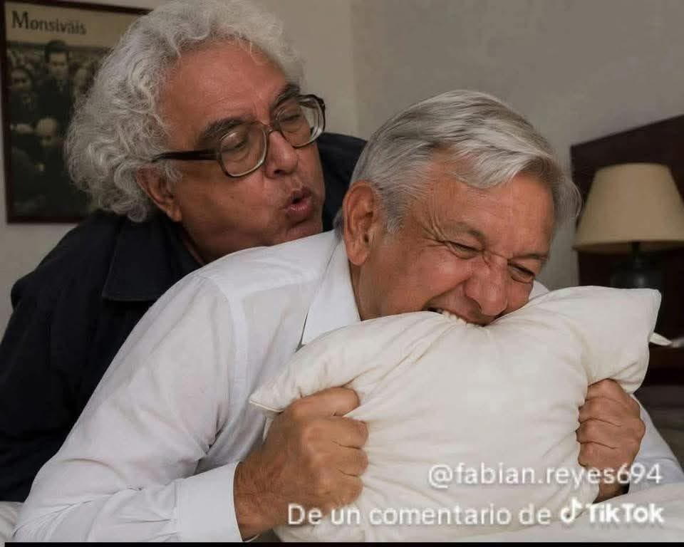mrdanroldan's tweet photo. @peke_tp No, ese no puede ser el vejete de AMLO, 1ero, su traje está bien acomodado, está bien fajado y no se ve como mamarracho, 2do no se anda tocando el sisirisco y 3ero no trae a su monsi pegado… https://t.co/qHUYTF1NGD