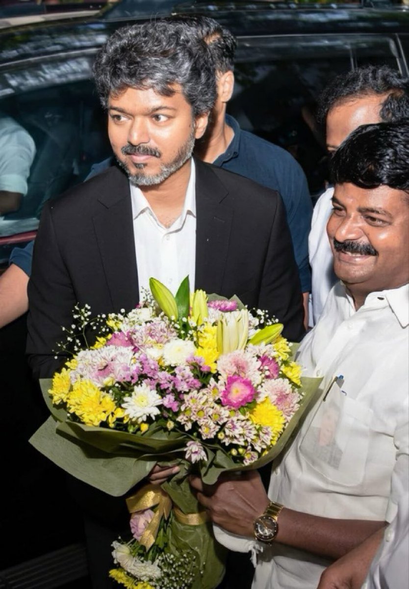 tamilansathya02's tweet photo. மக்கள் பணத்தை தொட்டவர்களை விடமாட்டோம்னு சட்டசபையில பேசிட்டு, குட்காவில் பல கோடிகள் லஞ்சம் வாங்கிய வழக்கில் குற்றப்பத்திரிக்கை தாக்கல் செய்யப்பட்ட ஊழல்வாதி விஜயபாஸ்கரை தவெகவில இணைத்து கொள்கிறார் விஜய்.

தவெக தூயசக்தினு இனி எவனாவது உருட்டினா 
செவுல் பிஞ்சிடும்! https://t.co/3DHYD6gtmS