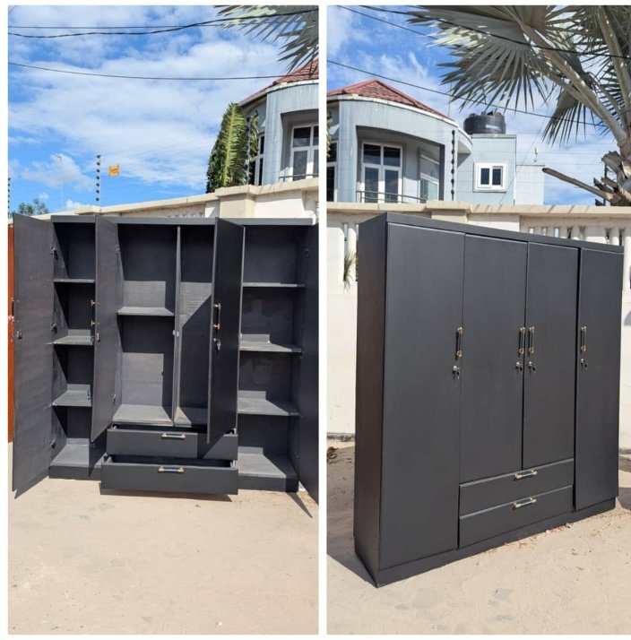 Hunaiya153989's tweet photo. Na hii kabati ya milango minne utaipata kwa 550,000 
Ikiwa na free delivery ukiwa mkoani tunakuchangia 50,000 ili ikufikie
Nyieè mtapata wapii ofaa kama hii 
Call/what's app 0710 398 946 Karibuni sana Ubungo Msewe https://t.co/Nu9IUQsEqo