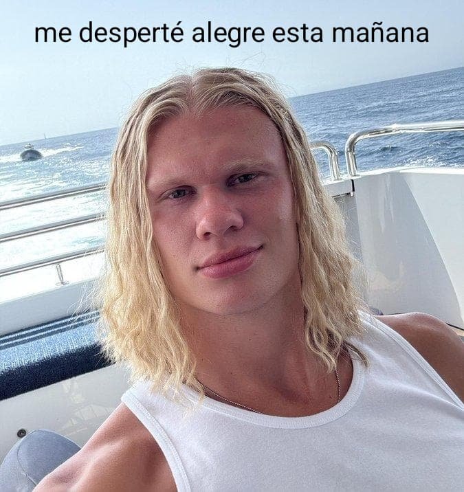 destroyasss's tweet photo. como hace para manejar estar en airbag y jugar  un mundial ? https://t.co/kq2uq7oMxH