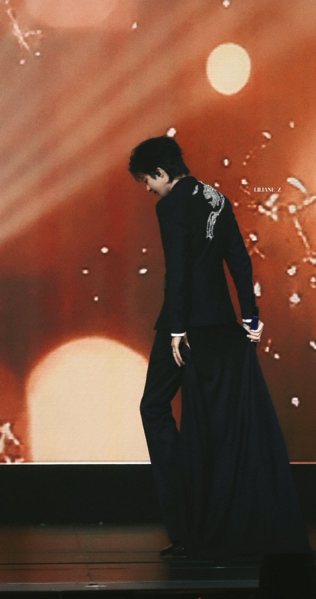 _convivialite's tweet photo. A view to die for ✨️

_ #刘宇宁
#LiuYuning https://t.co/qThHdiByCS