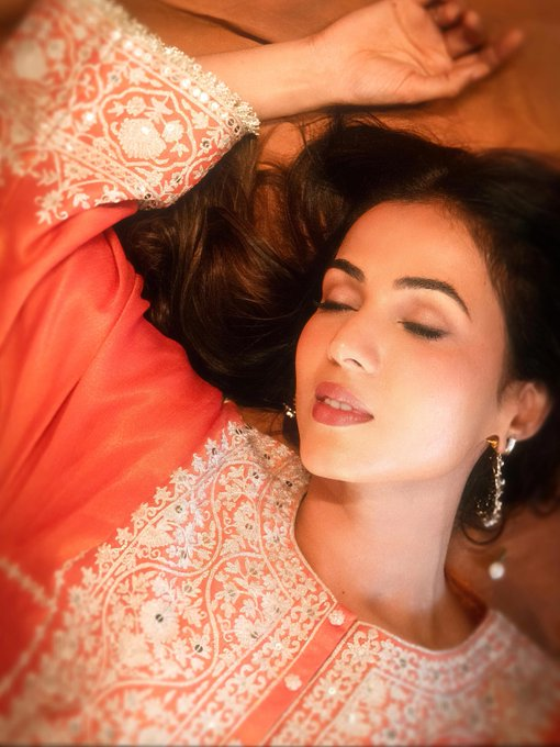 Mounikaa29's tweet photo. Sonal Chauhan
#Sonal #SonalChauhan https://t.co/u4W42iVGMW