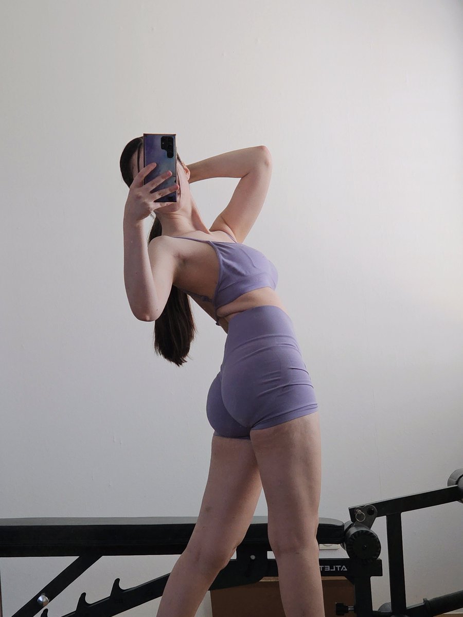 gumihocosplay's tweet photo. Glutes, how cute?😍 https://t.co/4eF6Otr6IU