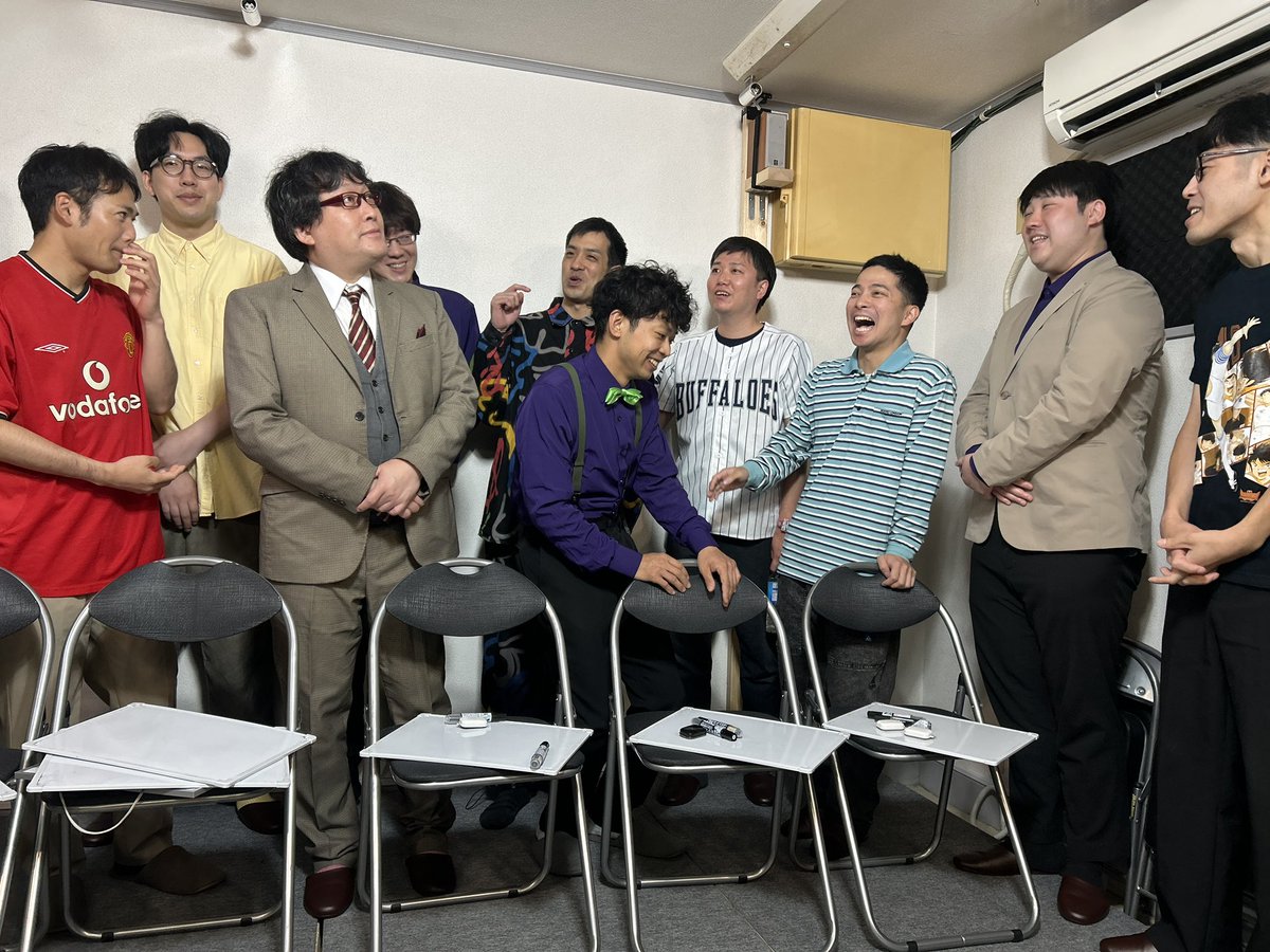 Naki_44's tweet photo. 茂木和菓子の大喜利バトルシティ8⚡️ついに片方がレギュラー組のリョーターナーとサンバ支店が揃い、マザー・テラサワさんも参戦の激アツ回🔥今回も平和で面白かった🙌🏻恒例のOAも大好き！名シーン😌最後お題2つになった上、MCの田中さんが過去お題もOKとか言い出して急に選択制になったの斬新だった😂 https://t.co/oeOTH6IGIc