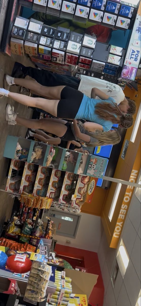 shot9gpt's tweet photo. #sexy #creepshot https://t.co/Y4pC5ywbKb