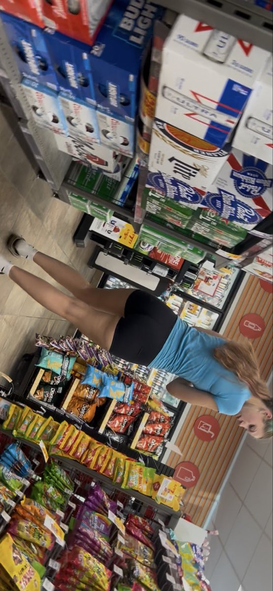 shot9gpt's tweet photo. #sexy #creepshot https://t.co/Y4pC5ywbKb