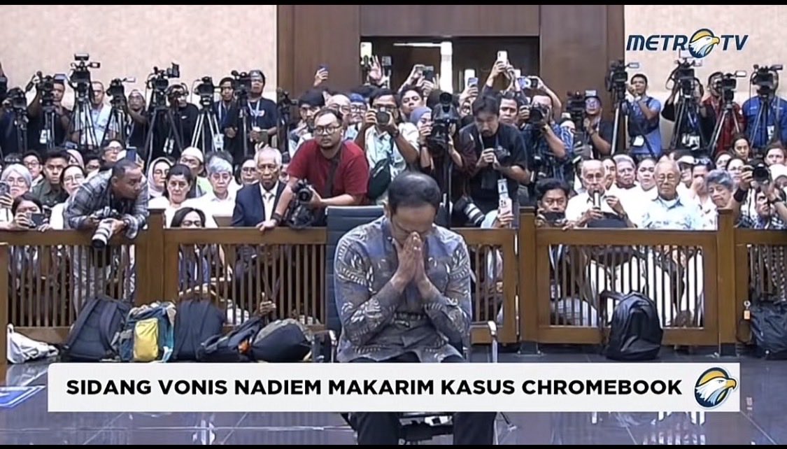 bargha's tweet photo. dengan kasusnya nadiem ini bikin orang kompeten tuh takut buat mengabdi ke negara. https://t.co/X3gTjGq9uB