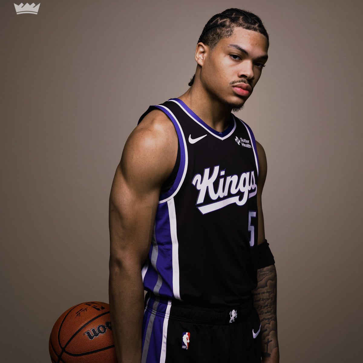 RTNBA's tweet photo. Darius Acuff Jr. in his new threads 👀

via @SacramentoKings https://t.co/FQ6igcAp8S