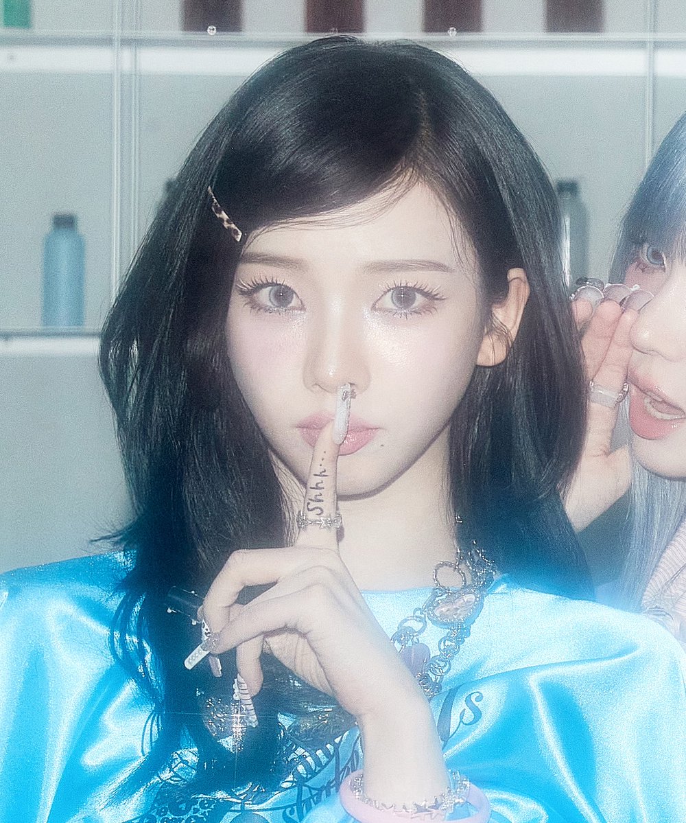 myujimin_'s tweet photo. มีดีเทลเด้อ ที่นิ้วเพ้นคำว่า Shhh… https://t.co/J32FeiM0HG
