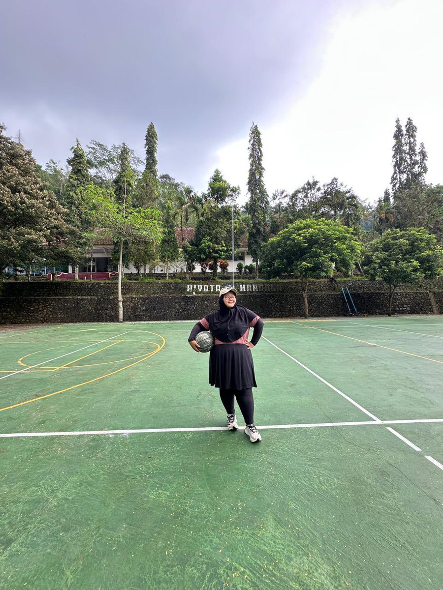 sunshineeealv's tweet photo. Aku gendut tapi mau mengusahakan BB ideal itu! https://t.co/gtYUsRfhFU