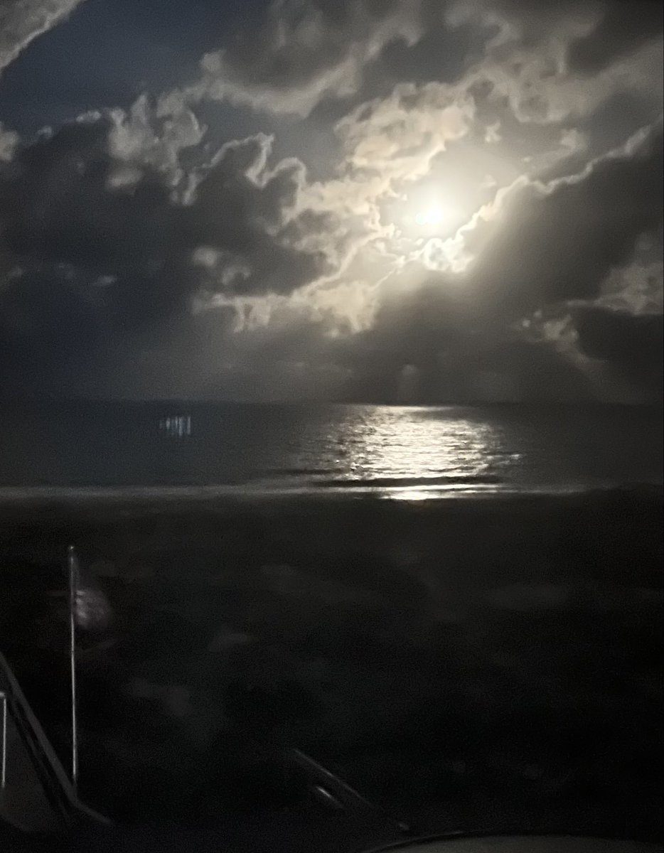 LoveHasOnly1God's tweet photo. @KarluskaP ❤️looks like a Patriot Moon.  ❤️❤️❤️❤️❤️❤️❤️❤️❤️❤️❤️ https://t.co/rTTUtQQA9Z
