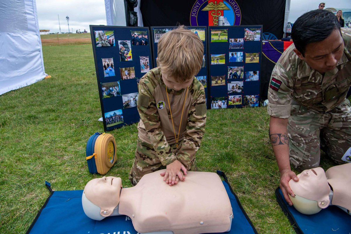 DMS_JHG_South's tweet photo. We supported #armedforcesday in #portsmouth with an interactive stand incorporating #CPR lessons, casualty mgt drills & equipment demos. Also present was the @SCAS999 car we operate from JHG(S) HQ - #caring for the local community! 🫡 #proudtoserve @DMS_MilMed https://t.co/PzZhahOPad