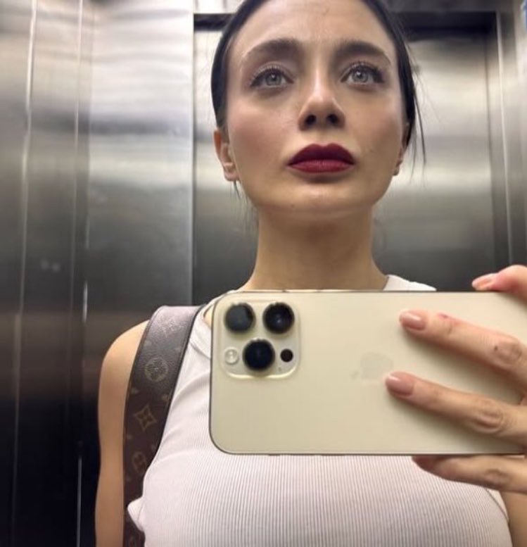 TilyaDamlabest's tweet photo. Tilya Damla Sönmez 🆕
#Çırak &amp; #KayıpZaman set arkası 🎬

#damlasönmez // @DamlaSonmez https://t.co/FghtCY7NYh