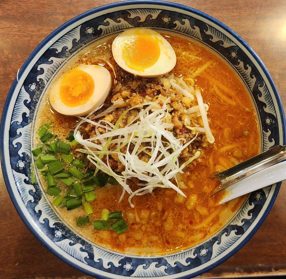 ramen_ma's tweet photo. #武蔵小金井 鶴亀屋
味噌台湾ラーメン

久々の訪麺！

ここのラーメンは何故か深夜に食べたくなる背徳的な味がする。

味噌の塩味と旨味、適度な辛味が絶妙でスープが無限に進む
なんだかんだ毎回台湾ラー��ンを頼んでしまうけれど次こそは別の物を…！！

禁断の完飲をしてご馳走様でした🙏 https://t.co/tP3Ro6kJO7