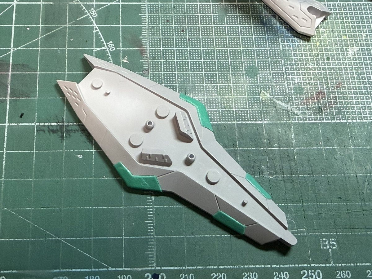 1/144 HGUC238 RX-105Ξガンダム 今夜の作業成果 塗り忘れと塗りムラの
