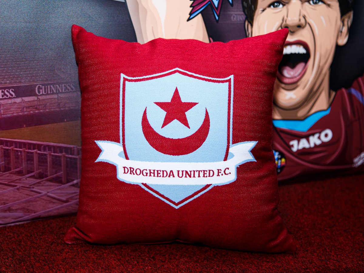 DroghedaUnited's tweet photo. 🛍️ The Club Shop in Scotch Hall will be open 12-7pm Thursday, 12-5pm Friday &amp; 1-5pm Saturday!

🛒 Online Store: https://t.co/fvzvgTQCqh

🟣🔵 #WeAreDrogs | #OurTownOurClub https://t.co/TfmpYZ1xiT