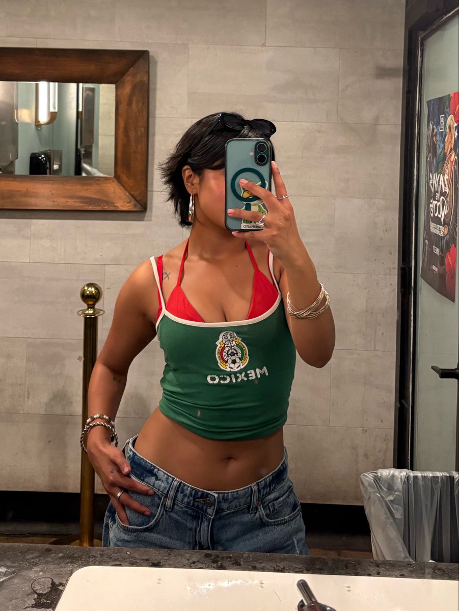 stargirldre's tweet photo. it’s a beautiful day to be Mexican💋 https://t.co/QcGhokTb1q