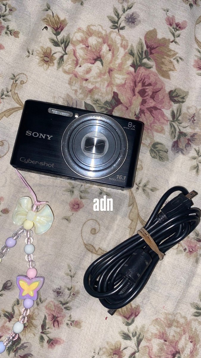 anyaadn94's tweet photo. WTS
SONY DSC W730
lcd , tombol , vignet , noda , aman semuaa nya like new , body mulus
no minuss
include : strap, memori bawaan sony , pouch, charger bawaan sony, batre
#digicam #jualdigicam #jualdigicammurah https://t.co/zbXfGJj2Qo