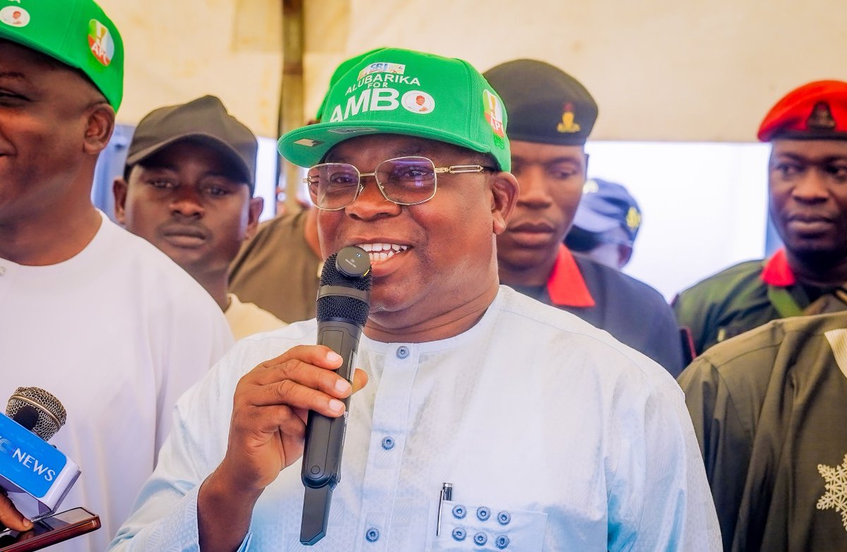 OyebamijiBola's tweet photo. Today, I had the honour of joining our party leaders, stakeholders, and faithful members of the All Progressives Congress (APC) to celebrate a distinguished progressive, Senator Ajibola Basiru (SRJ), on the occasion of his birthday and the empowerment programme organised to support selected dedicated party members across the 332 political wards of Osun State.

The initiative reflects our shared commitment to strengthening the party from the grassroots and recognising the invaluable contributions of members whose loyalty and sacrifices continue to sustain our progressive ideals. Empowering our people remains one of the surest ways to deepen our connection with the electorate and build a stronger, more united APC.

I congratulate Senator Ajibola Basiru on this remarkable milestone and commend his unwavering dedication to the growth of our great party. May Almighty Allah continue to grant him good health, wisdom, and greater opportunities to serve our party, Osun State, and Nigeria.

Together, we will continue to work for a united, stronger, and victorious APC.