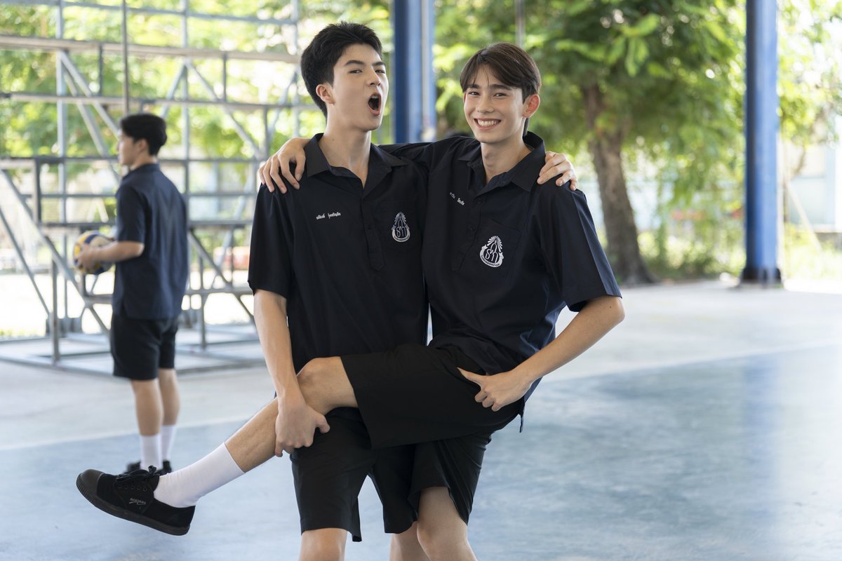 WhenOrangesFall's tweet photo. จบแล้วค้าบ #WhenOrangesFallEP8 ส้มอีพีนี้บอกเลยว่าหวานมากกกก ดูแล้วไม่มีน้ำตาลตกแน่นอน เพราะเติมหวานกันเต็มลิมิตเลยล่ะ แล้วสัปดาห์หน้ามาติดตามกันต่อว่ารสชาติของส้มจะเป็นยังไง!!!😊✨

แก๊งส้มคนไหนที่พลาดสามารถมาสนุกย้อนหลังทางแอป oneD ตอนนี้ได้เลยน้าา🍊💨 
@almondsleepp @___progresss___ @Kktken_Lim @tananloh_ @justinmmoir @keatonnst