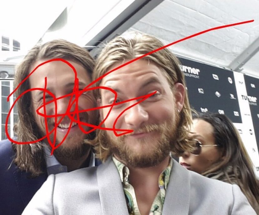 popecodism's tweet photo. best bros https://t.co/N47nLvLUKM