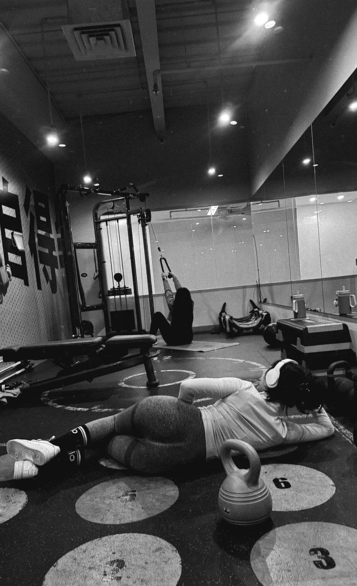 naughtyyside's tweet photo. Night workout https://t.co/ULjydwe4J1