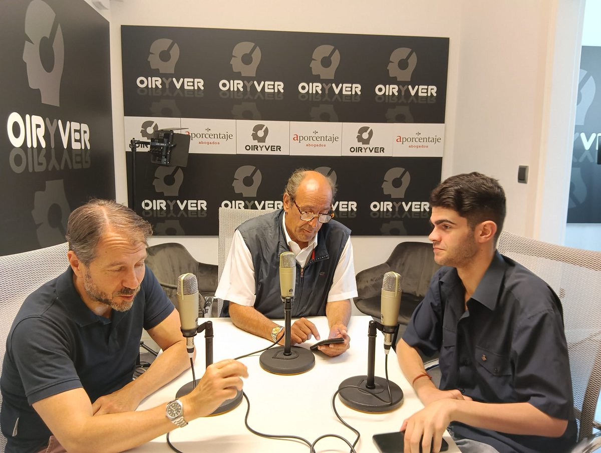 oiryver's tweet photo. Escucha #latertuliadebarcelona con David Cosculluela, Gerardo Sánchez y Alejandro Cruz 
https://t.co/aRAPw9iE20
También en https://t.co/8WjIz0h4g5
https://t.co/DyjVKhi9sB
https://t.co/7HjsAlbopW
Presenta y dirige César Alcalá https://t.co/k0oHrbAt3y