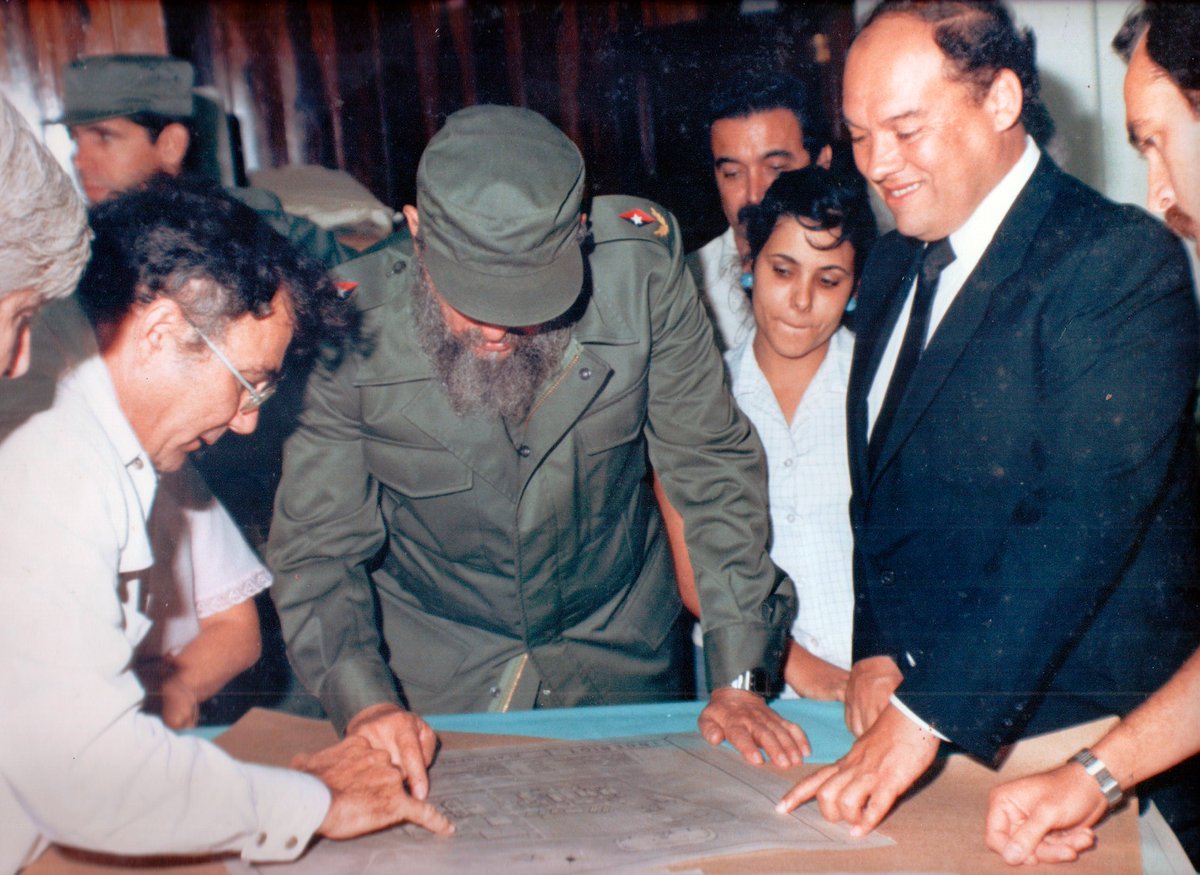 BioCubaFarma's tweet photo. Al conmemorarse este 1ro de julio el 40 Aniversario del @CIGBCuba y el 61 del @CNIC_Cuba, en BioCubaFarma nos unimos a esta celebración con profundo orgullo y admiración.
#SomosBioCubaFarma 
#CienciaCubana

https://t.co/jS5oEefm6n https://t.co/yzDBteIvRQ