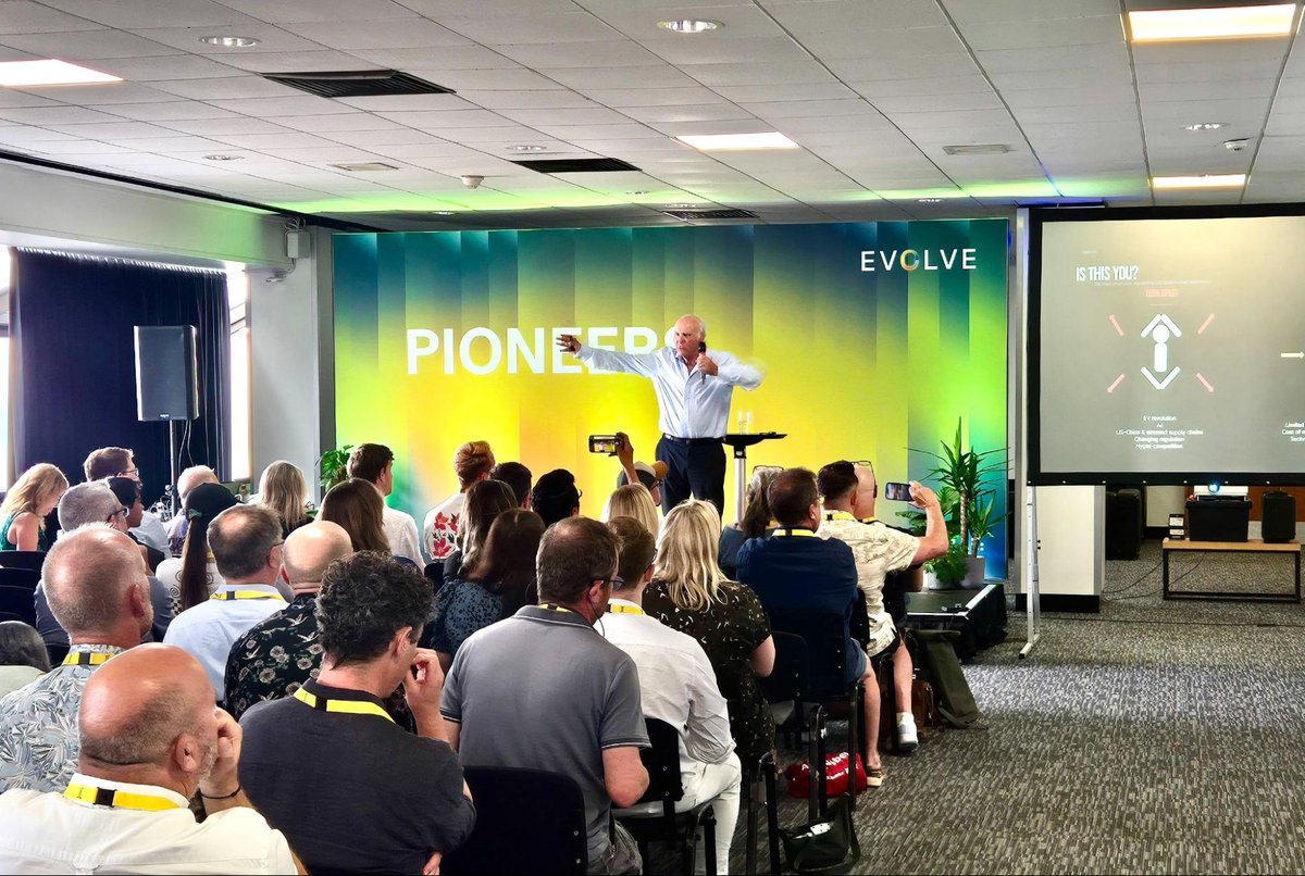 vincecable's tweet photo. Last week, I spoke at @SiliconBrighton’s EVOLVE [26] on why technological capability now matters to the UK’s economic future.

From AI and clean energy to electric vehicles, the countries that lead in these areas will be better placed to compete and withstand shocks. https://t.co/s0bUwwhxRr