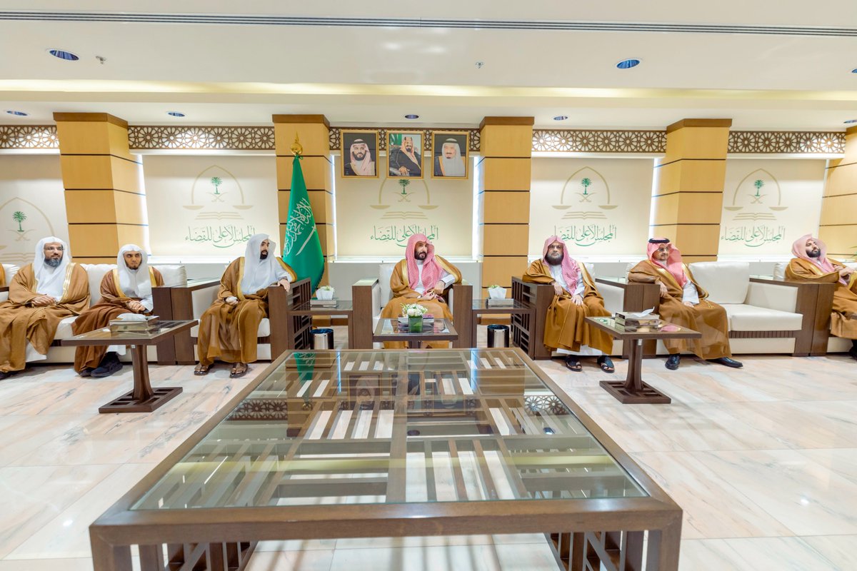 OKAZ_online's tweet photo. المجلس الأعلى للقضاء يناقش تطوير الحوكمة القضائية ورفع كفاءة العمل المؤسسي

✍️عدنان الشبراوي @adnanshabrawi 
للاطلاع على التفاصيل: 
https://t.co/iOQyhmxLzU https://t.co/Mc33zW28d9